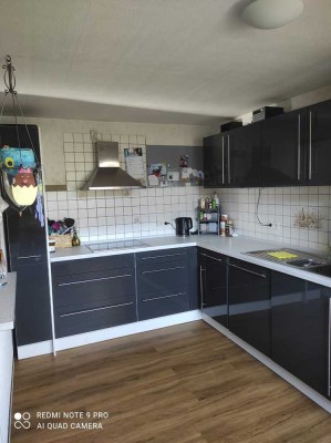 Gepflegte 6-Zimmer-DG- Wohnung mit Einbauküche