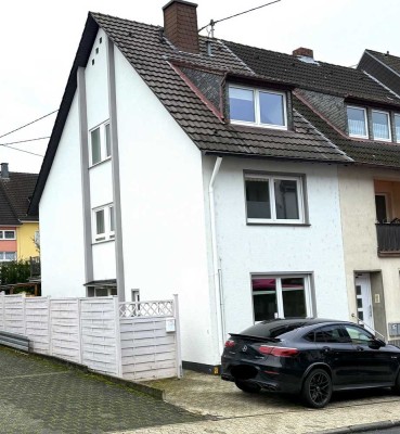 Modernisiertes Familienhaus in Koblenz Arenberg mit Garten, Kamin und Smart-Home-Komfort