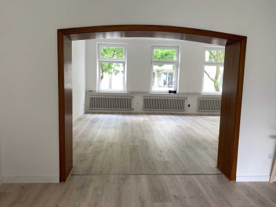 Frisch renoviert & viel Platz: Großzügige Altbau-Maisonette in Mülheim Altstadt II