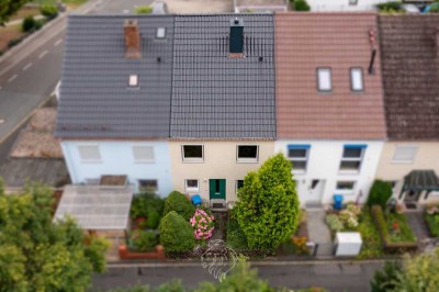 Einladendes Reihenmittelhaus mit Garten & Terrasse in ruhiger Lage von Würzburg-Lengfeld