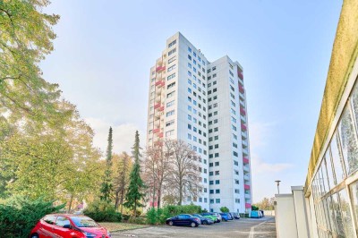 FESTPREIS - 12. Etage mit Balkon, großem Wohn- und Essbereich, Bad & WC mit Fenster