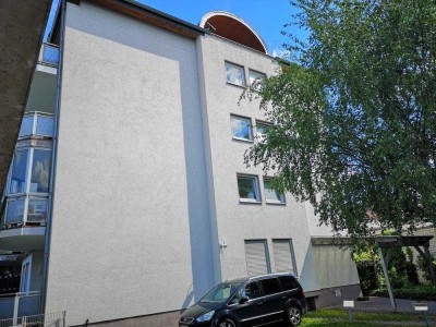 Mit Balkon: Lichtdurchflutete 2-Zimmer-Wohnung mit Charme in Gießen, Walltorstraße 31