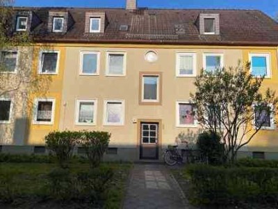 Modernisierte 1,5-Zimmer-Wohnung mit Tageslichtbad
