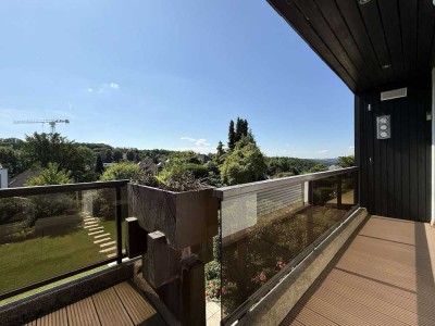Lichtdurchflutete Wohnung mit Terrasse und Tiefgarage in ruhiger Lage