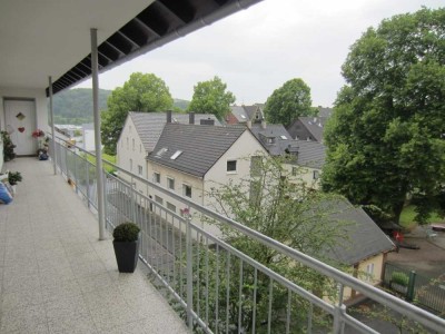 Helle und ruhige 2-Zi.-Wohnung mit schönem Blick in gepflegtem Haus