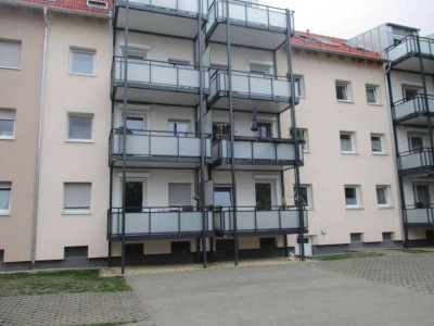 Renovierte 2-Zimmer Wohnung mit Balkon wartet auf Ihren Einzug!