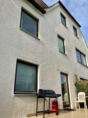 Helle ruhige 4 Zi-Whg mit Garten und Garage