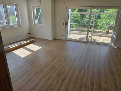 Geschmackvolle 2-Zimmer-Erdgeschosswohnung mit geh. Innenausstattung mit Balkon und EBK in Münsingen