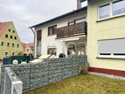 Renoviertes Zweifamilienhaus mit Ausbaupotenzial und Garten