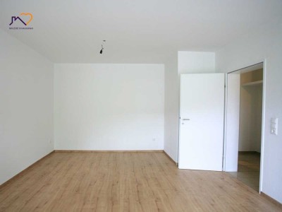 Frisch saniert: Bezugsfertige 3-Zimmer-Wohnung mit Balkon, Küche und Garage!