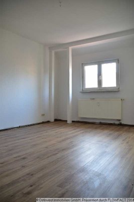 Neu renoviert, Tolle 2 Raum Dachgeschoss Wohnung