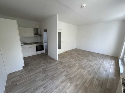 Wohnen mit Einbauküche und Balkon!