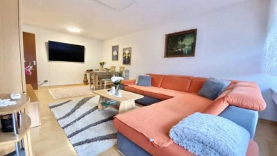 Gepflegte Wohnung mit zwei Zimmern sowie Balkon und Einbauküche in Sindelfingen, ab 01.09.2025