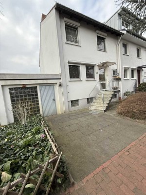 Gepflegtes 6-Zimmer Reihen-Eckhaus mit Garage in Bremen Horn-Lehe