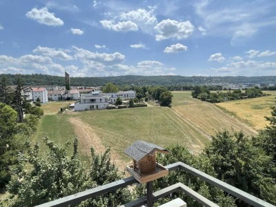 +++ Charmante 2-Zimmer-Wohnung mit Balkon, Stellplatz und traumhafter Aussicht ins Grüne +++