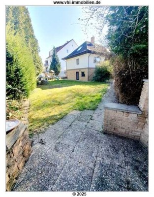TOLLES ECKGRUNDSTÜCK HAUS MIT RIESIGEM GARTEN UND AUSGEBAUTEN GARTENGESCHOSS + DG, INKL. GARAGE