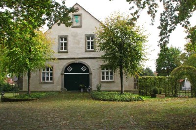 Schöne Dachgeschosswohnung in denkmalgeschütztem Bauernhaus