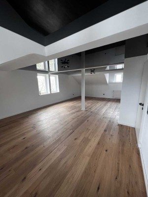 Schöne DG-Wohnung in Deidesheim, voll renoviert, 2 ZKB