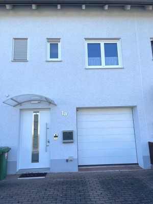 Charmantes Reihenmittelhaus für die Familie in Top-Lage von Rieden
