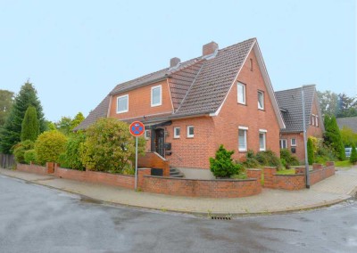 Vielseitiges Einfamilienhaus mit Einliegerwohnung und großem Garten nahe dem Westküstenklinikum