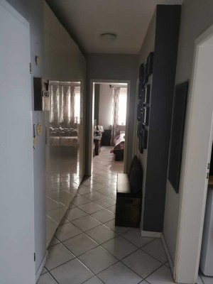 3-Zimmer-Wohnung in Top-Lage: Nähe Unterbacher See + Balkon