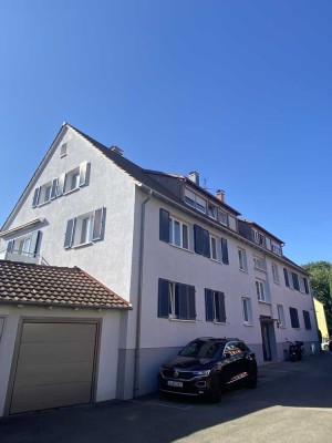 Helle 3-Zimmer-Dachgeschosswohnung mit Einbauküche im Stuttgart -Sonnenberg