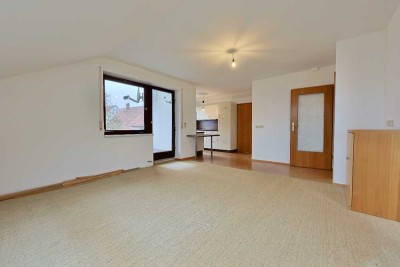 Frisch renovierte 4-Zimmer-Wohnung mit Balkon in Erbach/Ersingen