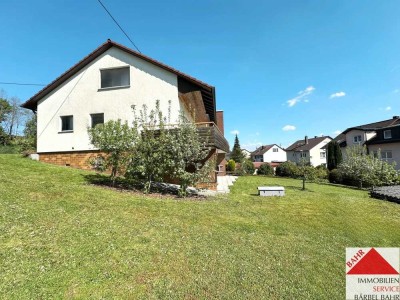 Zweifamilienhaus für mehrere Generationen auf Südhang-Anwesen!