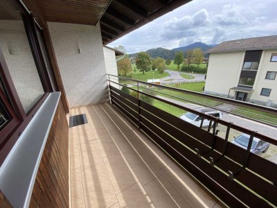 Lage ! Gepflegte 3-Zimmer-Wohnung mit Balkon in Siegsdorf von privat