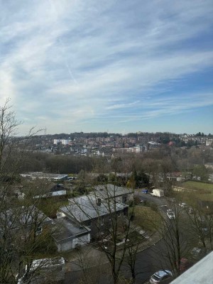 Exklusive 2,5-Zimmer-Wohnung mit Balkon in Velbert mit tollem Ausblick