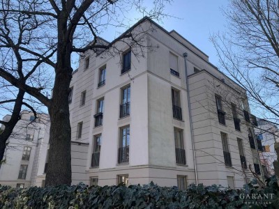 *** Exklusive Penthouse-Wohnung mit großer Dachterrasse und zwei Tiefgaragenstellplätzen ***