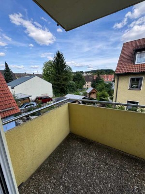 Geräumige 3-4 Zimmer EG-Wohnung mit Balkon