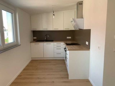 Geschmackvolle, sanierte DG-3-Raum-Wohnung mit gehobener Innenausstattung in Wolfschlugen