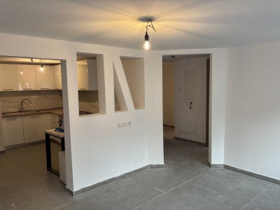 Erstbezug nach Sanierung mit Einbauküche und Terrasse: 4-Zimmer-Wohnung in Esslingen-Zell