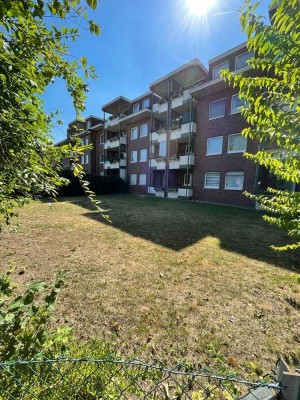 Bezugsfrei zum 01.08.2025! 2-Zimmer Dachgeschosswohnung 66m² in bevorzugter Lage von Neuss.