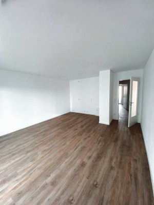 Erstbezug: 2-Zimmer mit Balkon, IN-Mailing