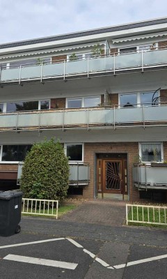 Helle 2,5-Zimmer im EG mit 2 Balkonen in Bergisch Gladbach