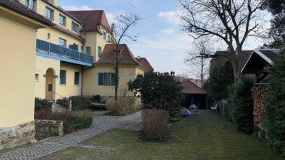Schöne 2-RWE  mit Balkon