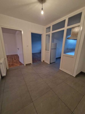 Moderne 2 Zimmerwohnung mit EBK und Balkon