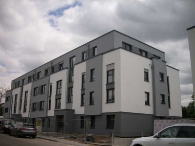 Neubau-Zweitbezug: 2-Zimmer-Wohnung mit Taunusblick am Stadtrand