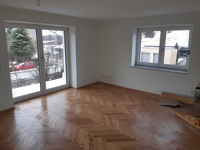 Geschmackvolle 3-Raum-Wohnung mit gehobener Innenausstattung, Balkon & Einbauküche