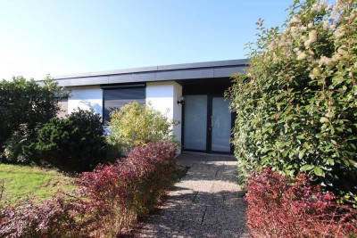 Modernisierter Bungalow in ruhiger Lage plus Einzelgarage!