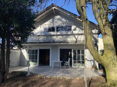 HU-Steinheim, freistehendes 1-Fam.-Haus,  614 m² Grundstück, unverbaubar, beste Wohnlage, 585.000,-