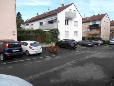 Schwaikheim: 3 ZW., EG., TL. Bad, EBK., Terrasse, Stellpl., ruhige, zentr. Lage!!!