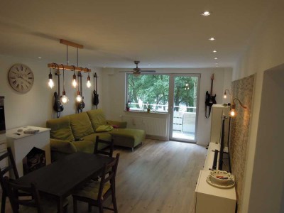 Exklusive, geräumige und neuwertige Smart-Wohnung (2 Zimmer) mit 2 Balkone und EBK in Riehl, Köln