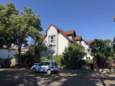 Zweiraumwohnung in ruhiger Lage mit Südbalkon, EBK und Tiefgaragenstellplatz