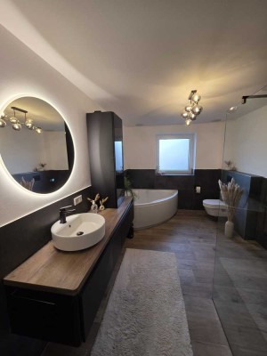 Bungalow am Feldrand mit Neubaucharakter und PV-Anlage, Provisionsfrei