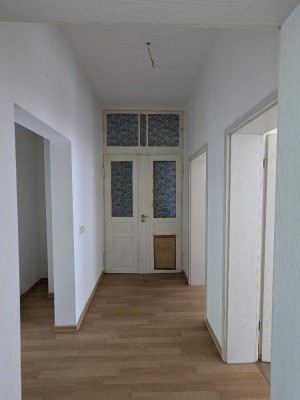 Großzügige 2-Raum-Wohnung mit Dusche und Badewanne