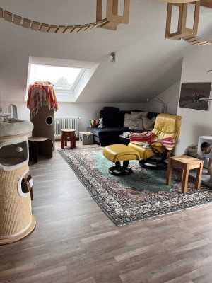 Für Katzenfreunde: 3-Zimmer-Dachgeschoßwohnung mit Balkon und EBK in Isny im Allgäu