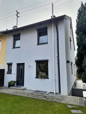 Einziehen und Genießen: Hochwertig modernisierte Doppelhaushälfte